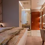 Wine & Books Hotel
