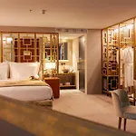 Wine & Books 5*