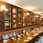 Wine & Books 5*