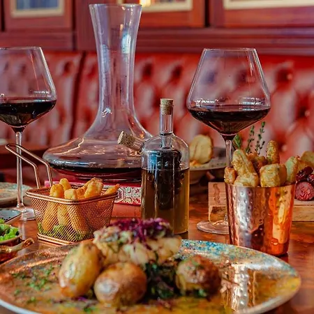 Wine & Books 5* Lissabon