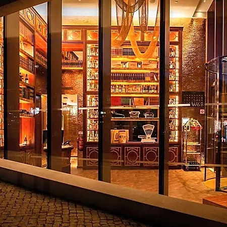 Wine & Books Ξενοδοχείο 5*