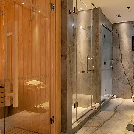 Hotel Wine & Books 5*