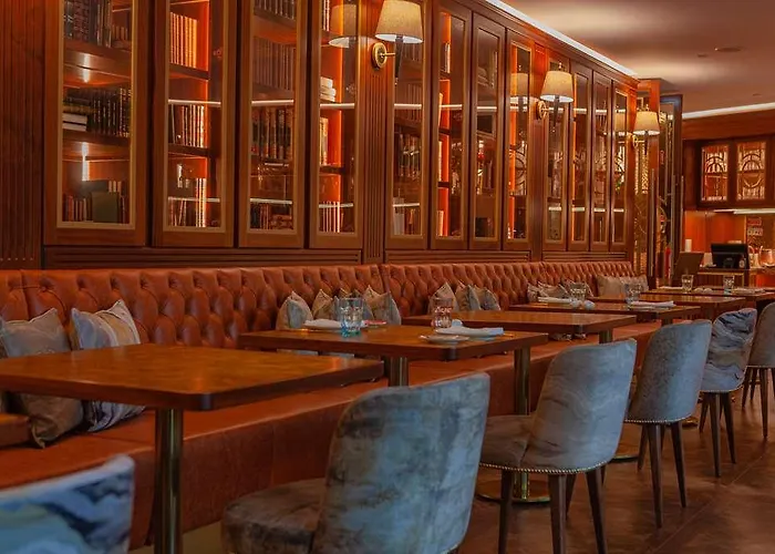 Wine & Books ホテル