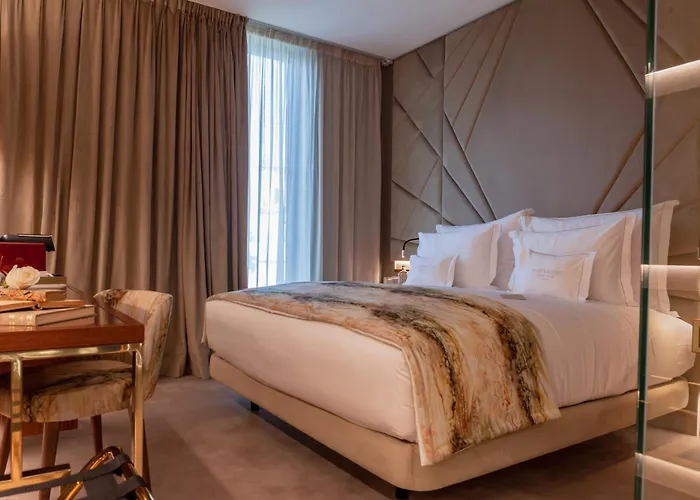 Wine & Books ホテル 5*