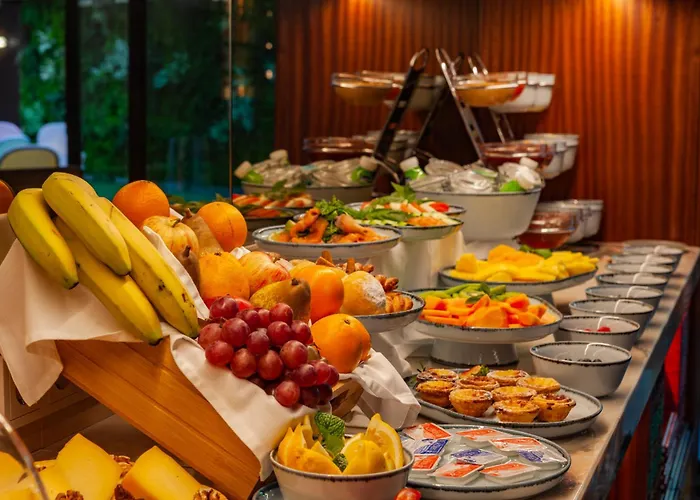 Wine & Books ホテル 5*