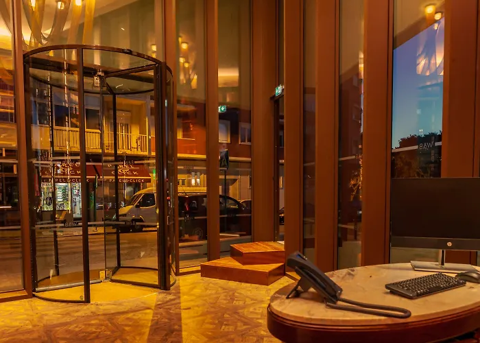 ホテル Wine & Books 5*