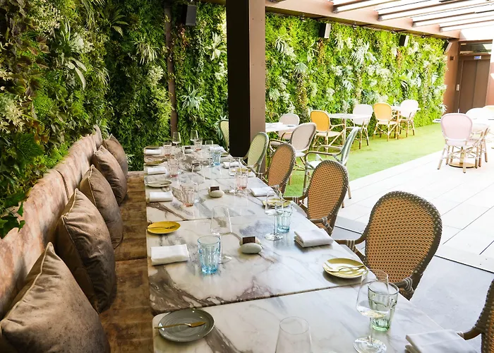 Wine & Books ホテル リスボン